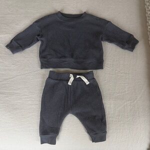 Cozy Infant Waffle Knit Set in Gray